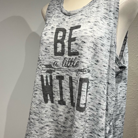 Wound Up Gray Sleeveless Muscle Tee Relaxed Fit - Picture 14 of 16